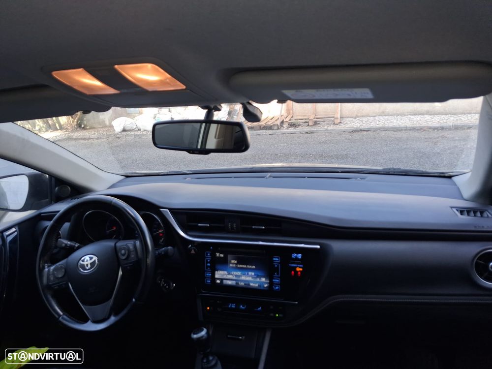 Toyota Auris Touring Sports 1.4 D-4D Comfort - 25