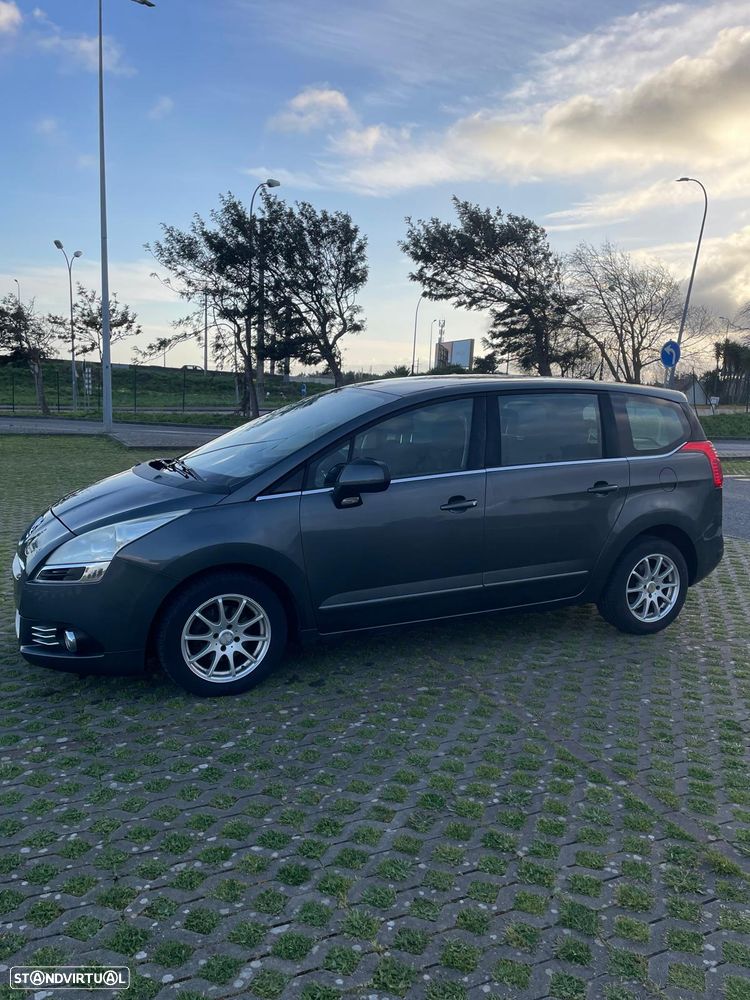 Peugeot 5008 e-HDI FAP 110 EGS6 Stop&Start Active - 2