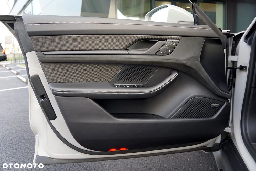 Porsche Taycan GTS - 15