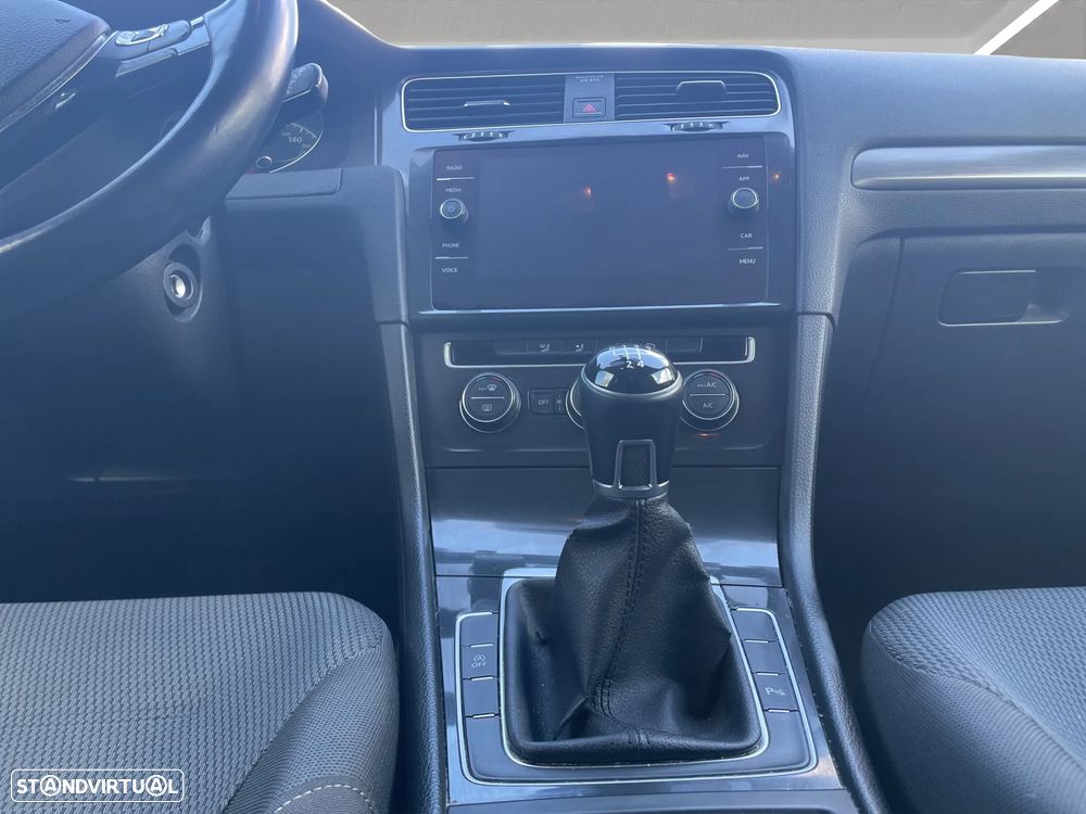 VW Golf Variant 1.6 TDi Confortline - 15