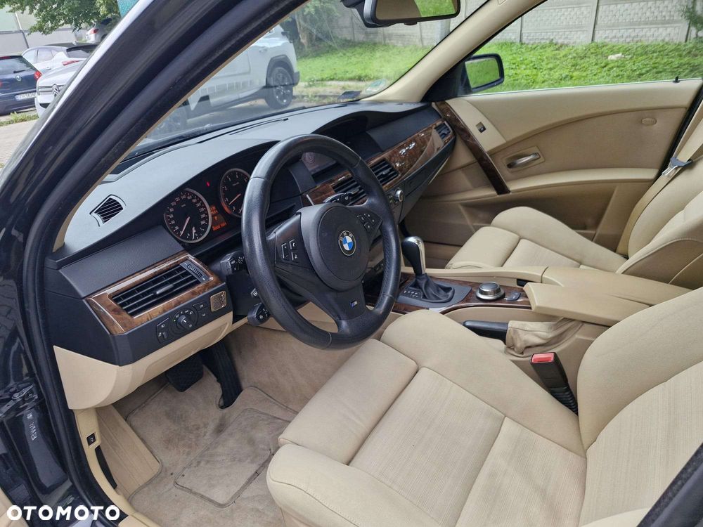 BMW Seria 5 523i - 6
