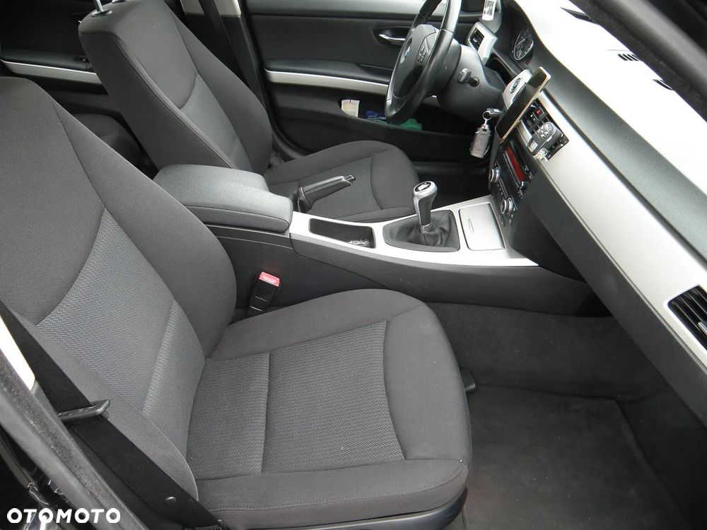 BMW Seria 3 318d - 5