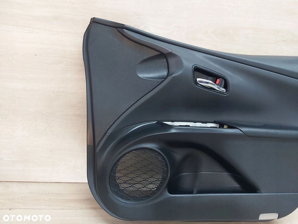 Toyota Prius IV 1,8 xw50 boczek tapicerka drzwi prawy przód - 16