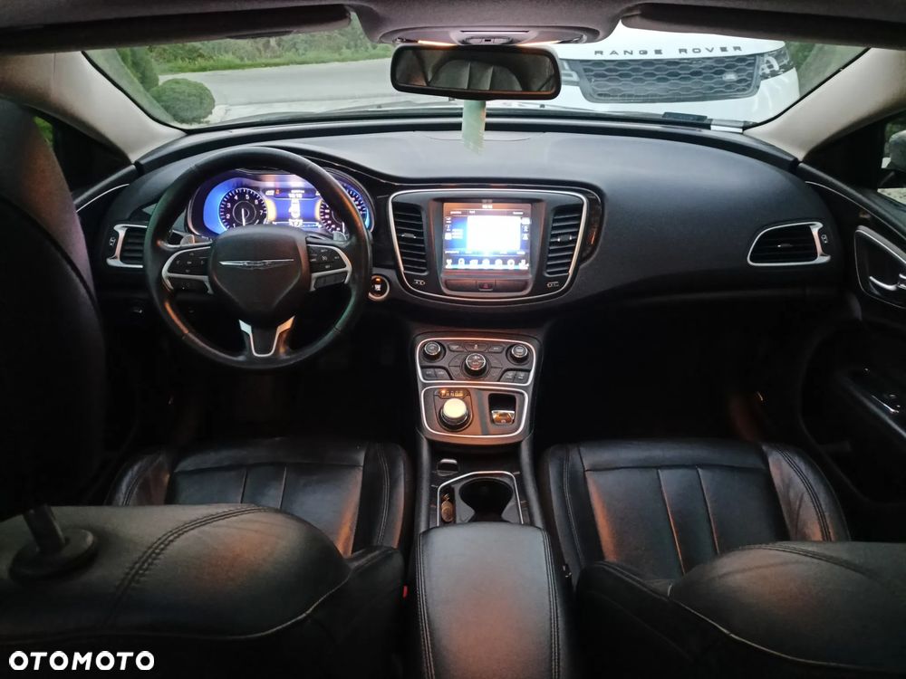 Chrysler 200 - 9