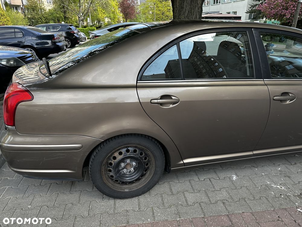 Toyota Avensis 1.8 VVT-i Sol - 16