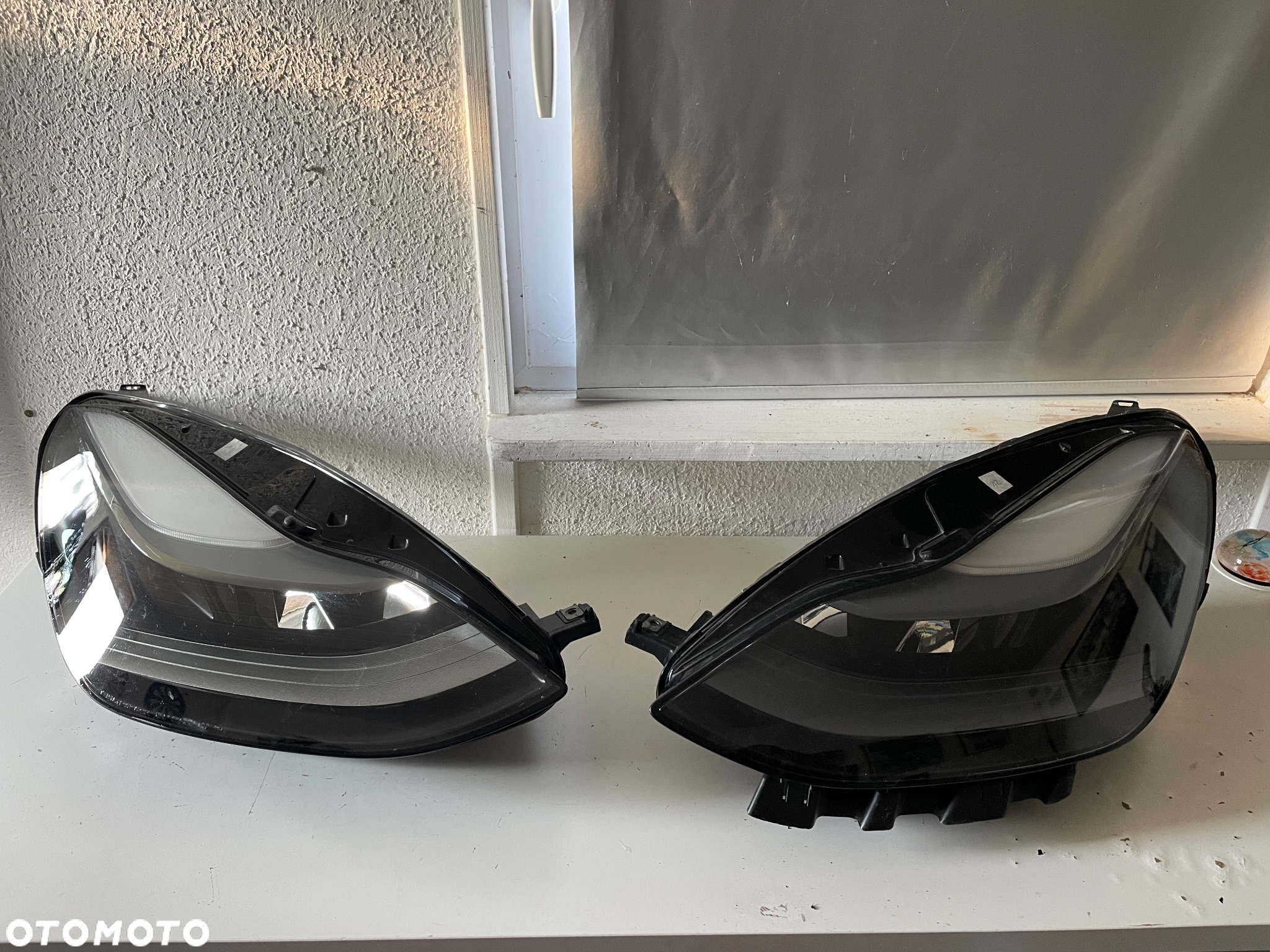zderzak lampy TESLA Model 3 belka halogen - 2
