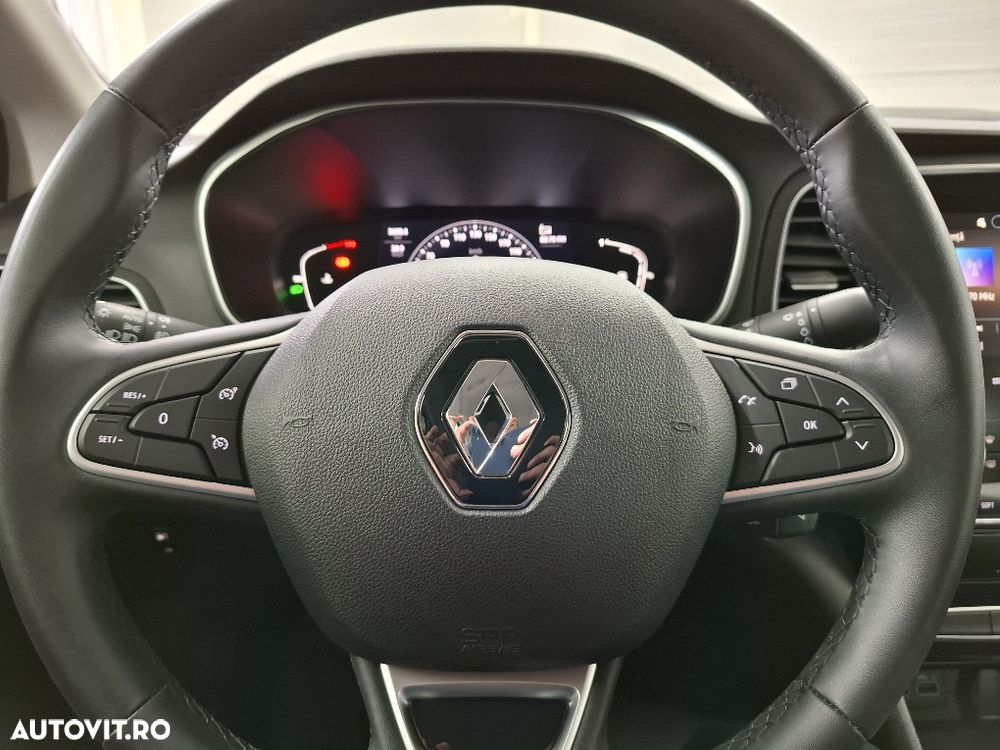 Renault Megane TCE 140 Equilibre - 23