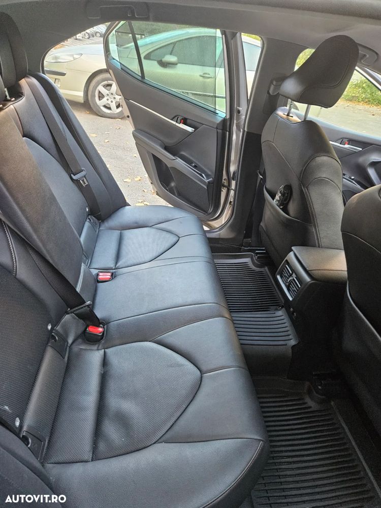 Toyota Camry 2.5 Hybrid Exclusive - 8