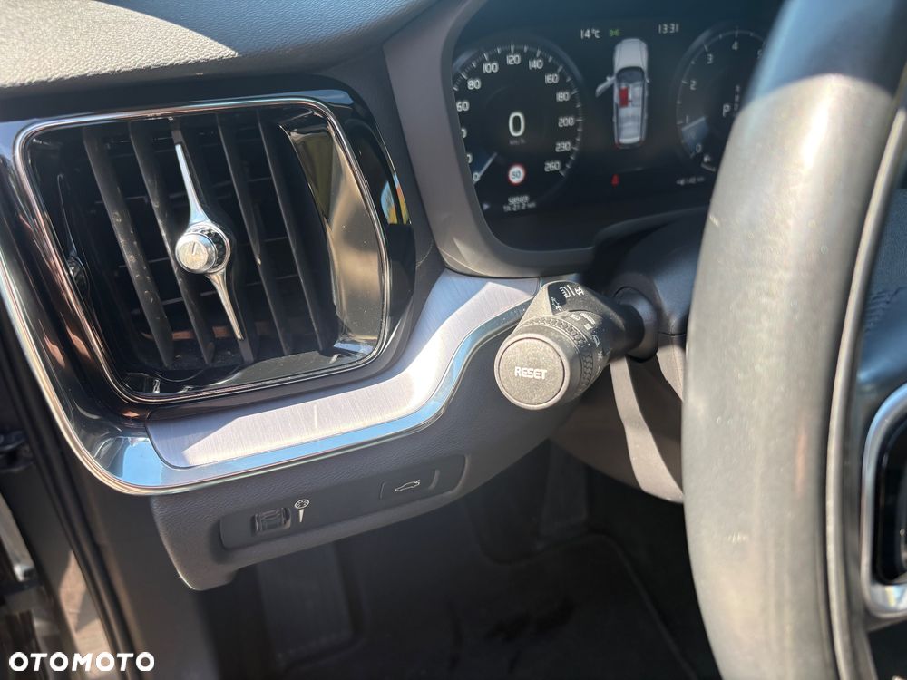 Volvo V60 B3 B Essential - 29