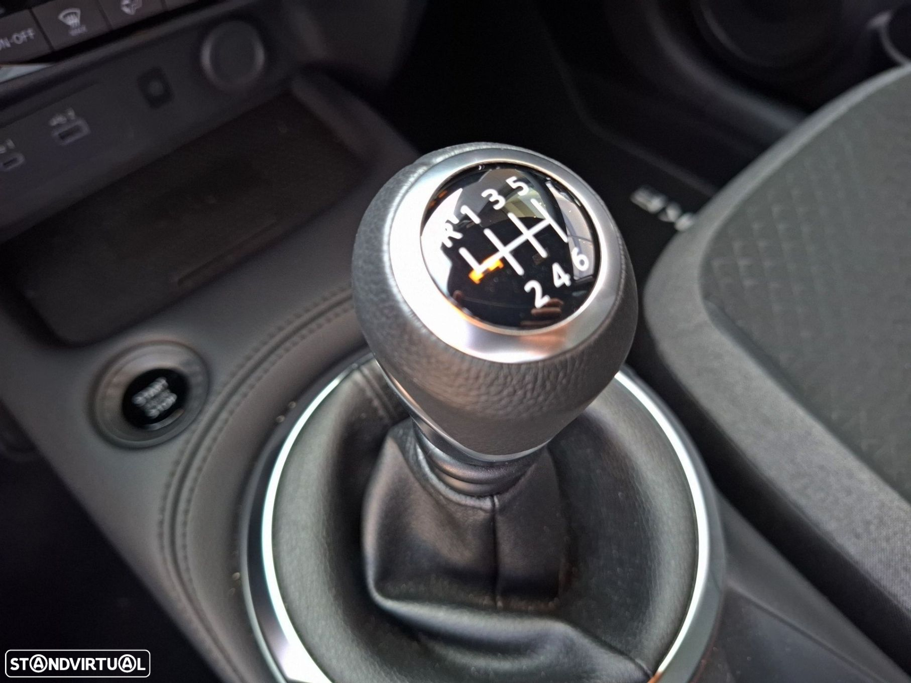Nissan Juke 1.0 DIG-T N-Connecta - 16