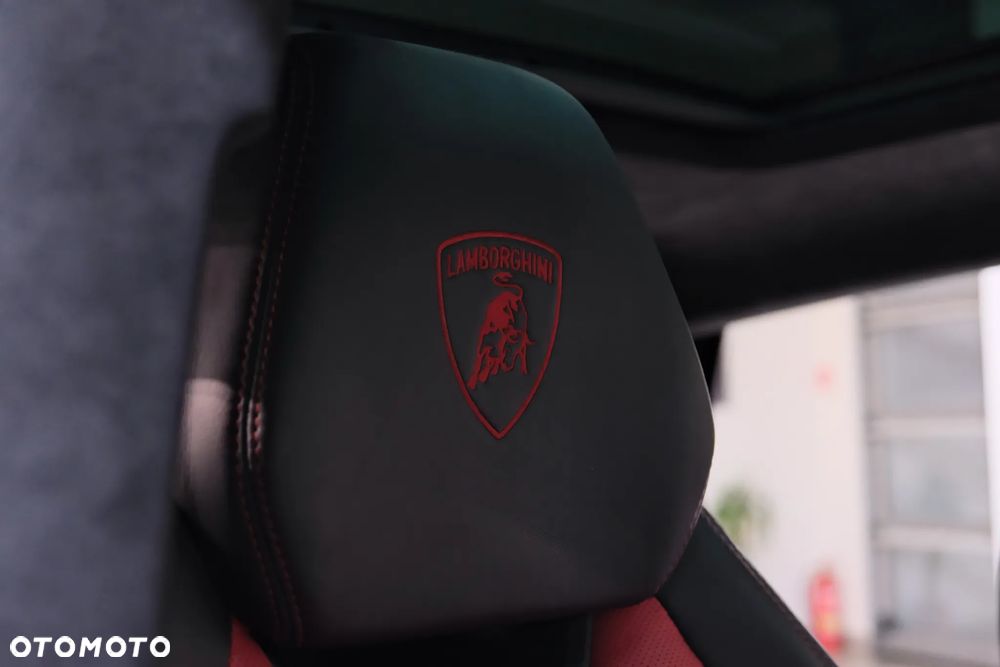 Lamborghini Urus - 32