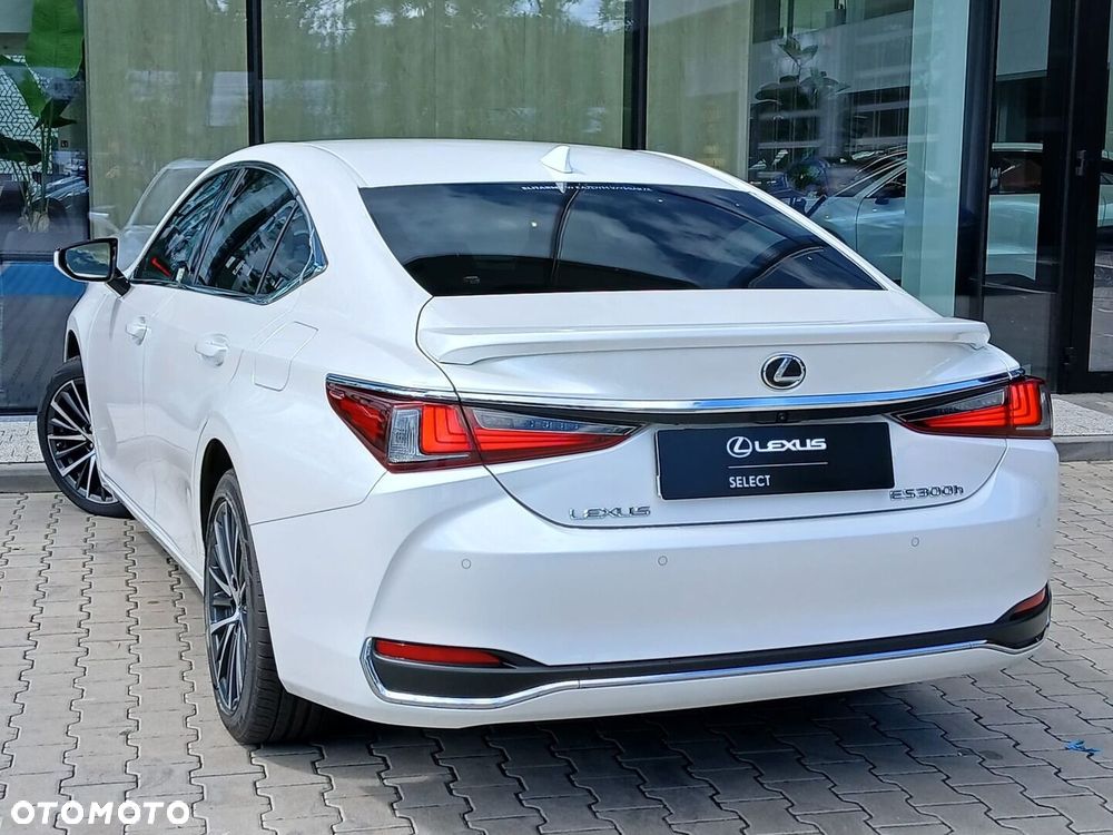 Lexus ES - 11