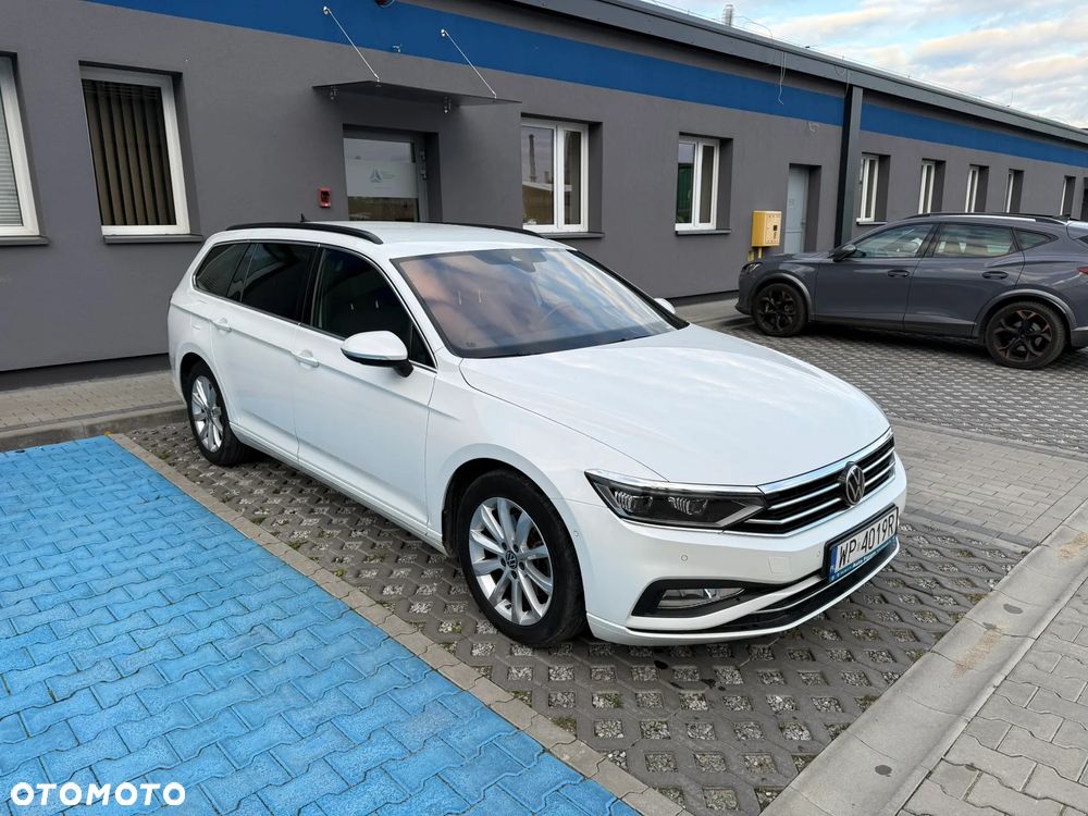 Volkswagen Passat 2.0 TDI SCR DSG Business - 4