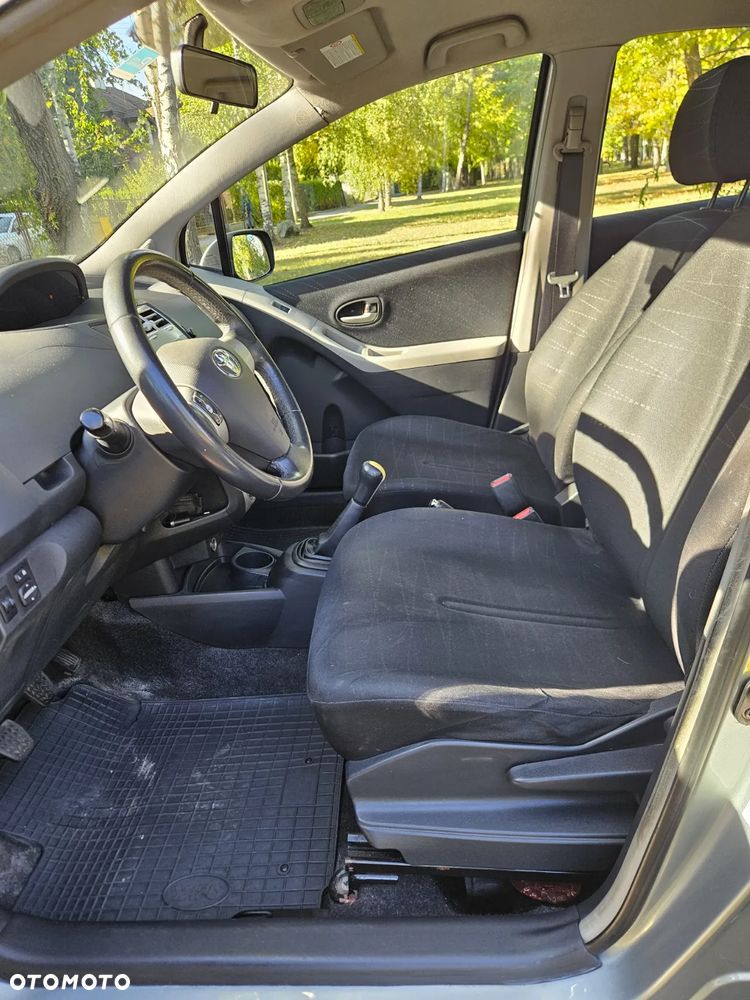 Toyota Yaris 1.4 D-4D Prestige - 6