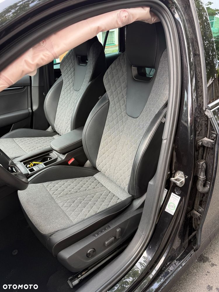Skoda Octavia 2.0 TDI DSG Sportline - 6