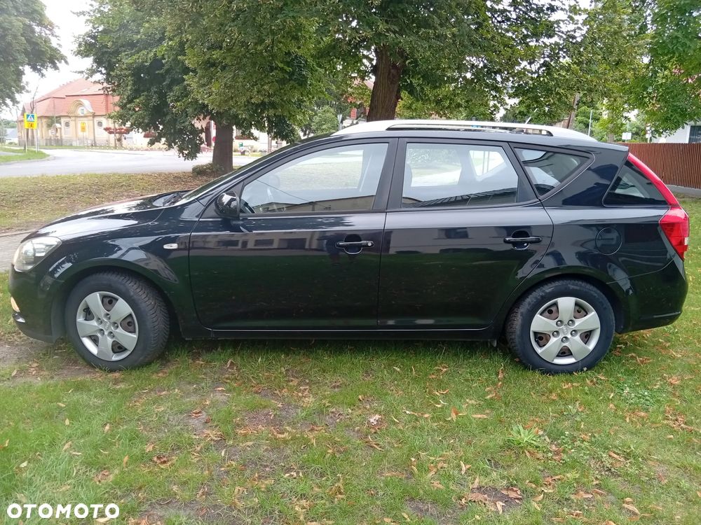 Kia Ceed - 10