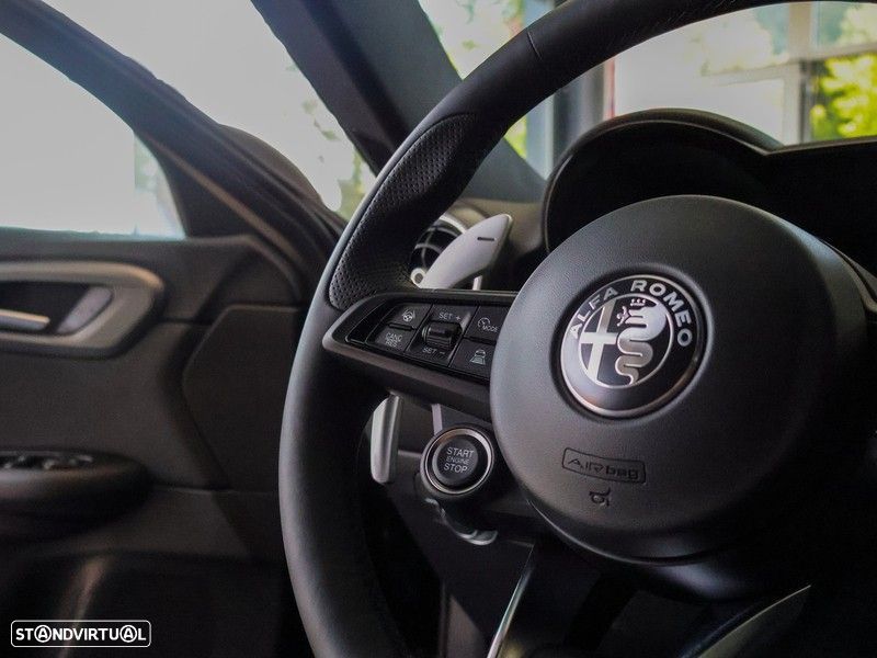 Alfa Romeo Tonale 1.5 Hybrid Veloce - 26