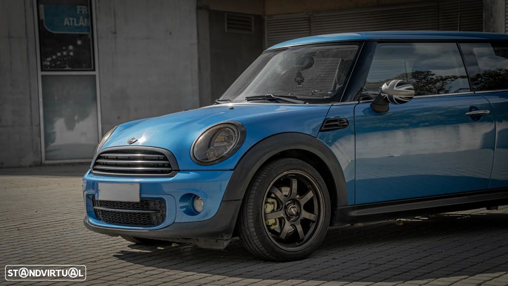 MINI 3 Portas One D - 2