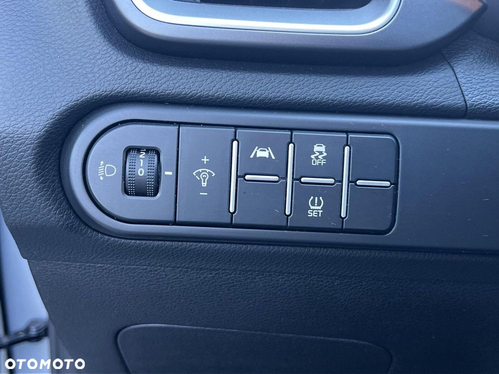Kia Ceed - 10