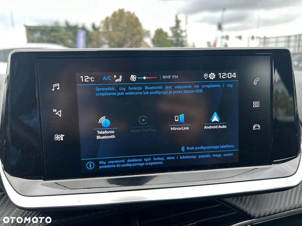 Peugeot 208 ver-1-2-puretech-style-s-s - 32