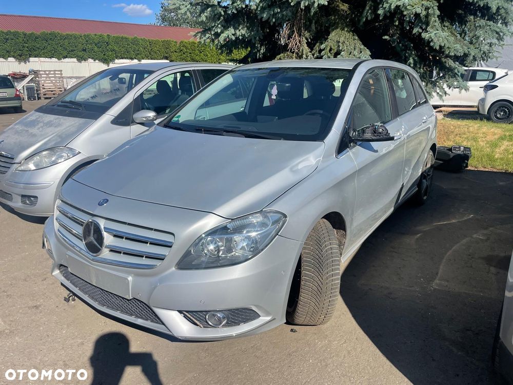 Mercedes-Benz Klasa B 180 BlueEFFICIENCY Edition Style - 2