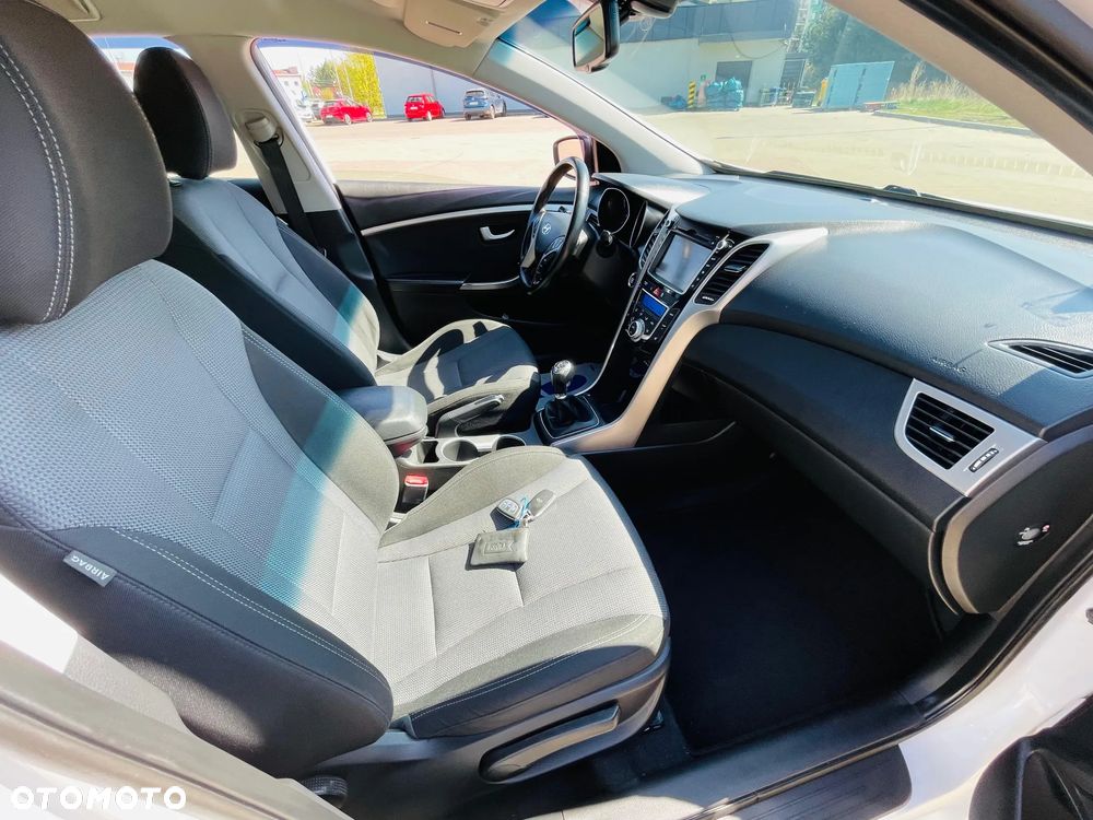 Hyundai i30 blue 1.6 GDI YES Gold - 16