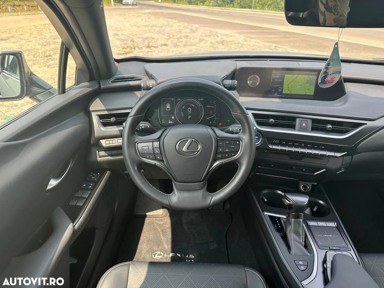 Lexus UX 250h Business Edition - 8