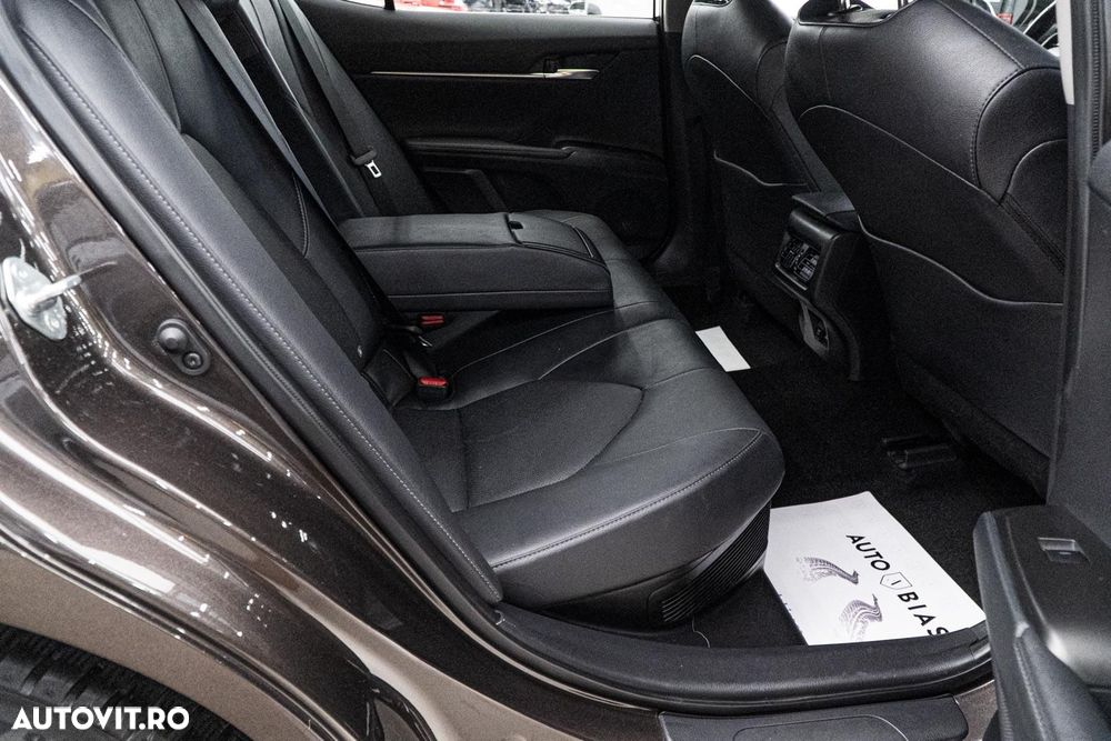 Toyota Camry Executive - 9