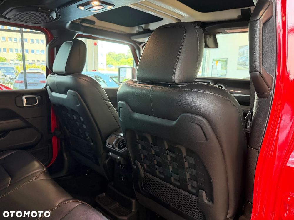 Jeep Wrangler - 24