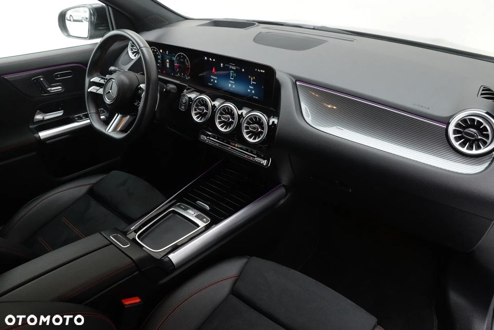 Mercedes-Benz GLA 200 d 4Matic 8G-DCT AMG Line - 37