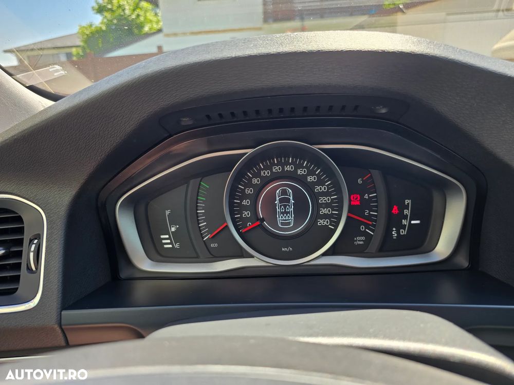Volvo V60 D3 Geartronic Momentum - 8