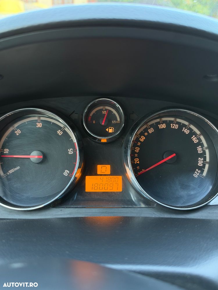Opel Antara - 11