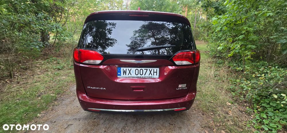 Chrysler Pacifica - 5