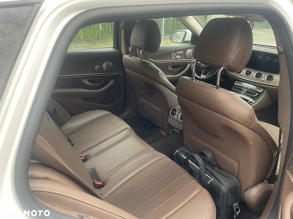 Mercedes-Benz Klasa E 220 d 4-Matic All-Terrain - 21