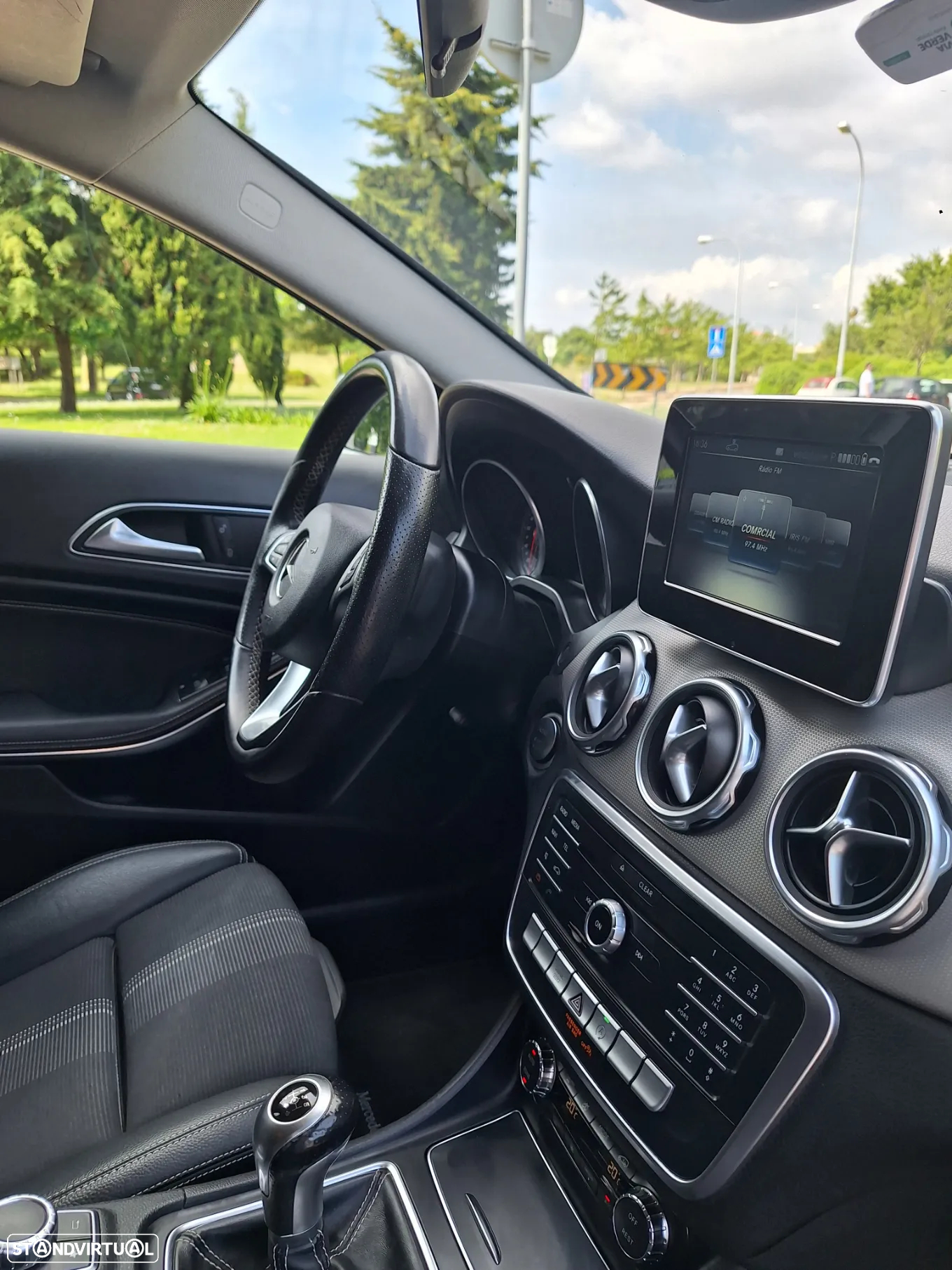 Mercedes-Benz GLA 180 d Urban - 11