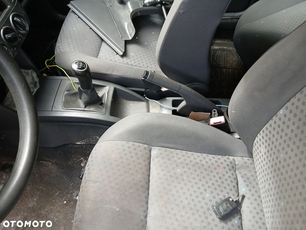 VOLKSWAGEN POLO 9N LA7W fotel fotele kanapa deska kokpit podsufitka boczek boczki klamka - 6