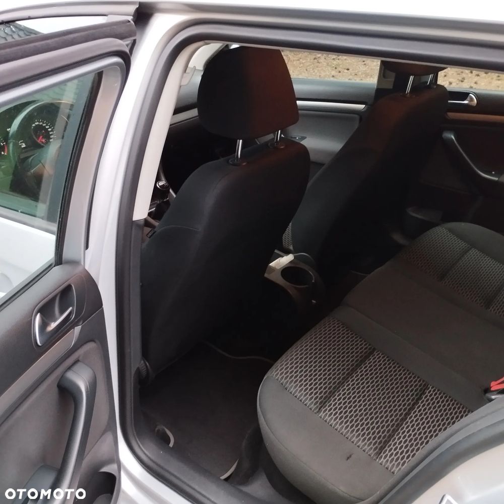 Volkswagen Golf VI 1.6 TDI Comfortline - 10