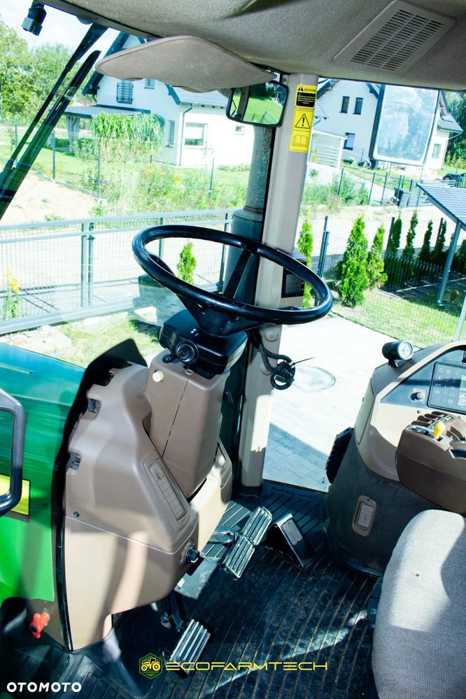 John Deere 8220 - 17