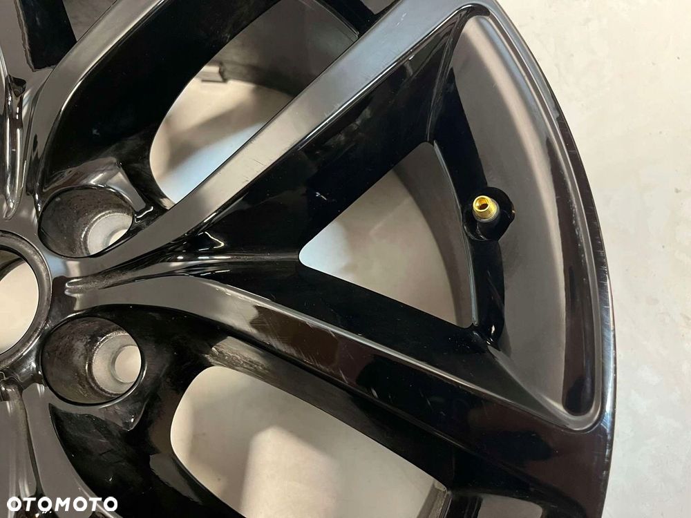 LAND ROVER RANGE ROVER EVOQUE FELGA 8JX19 ET40 5X108 - 5