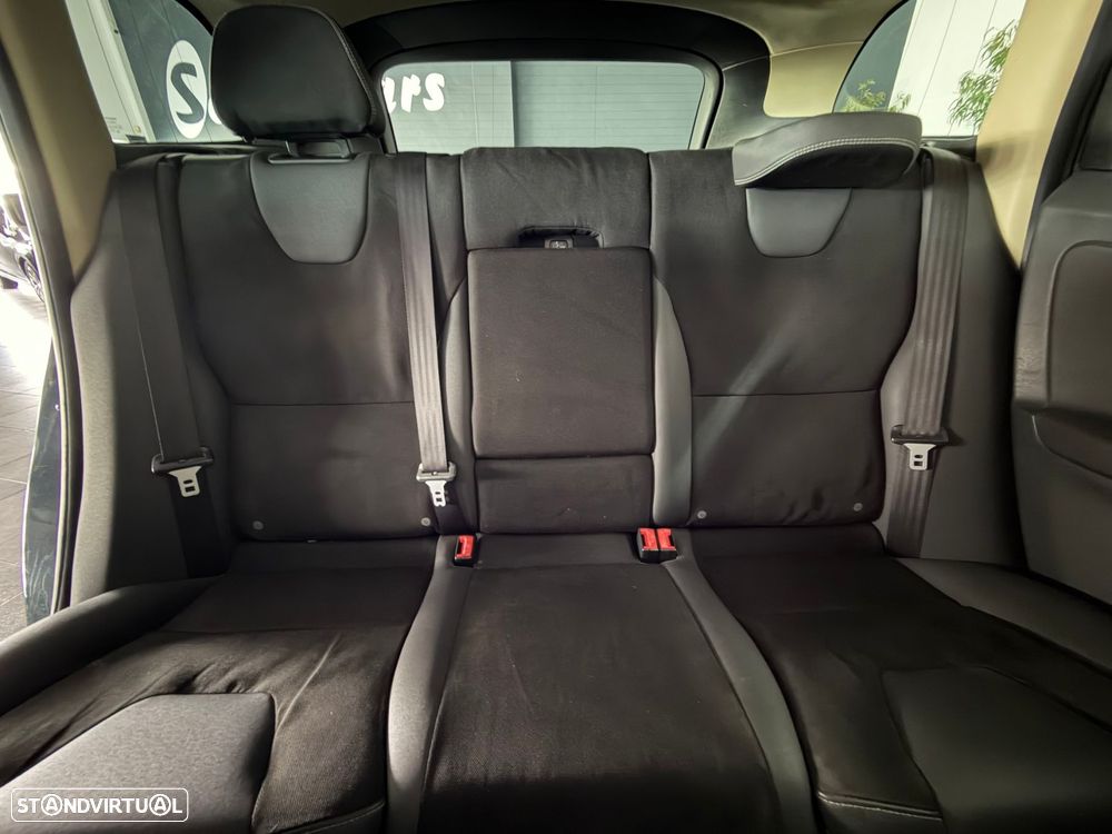 Volvo XC 60 2.0 D3 Drive Momentum - 27
