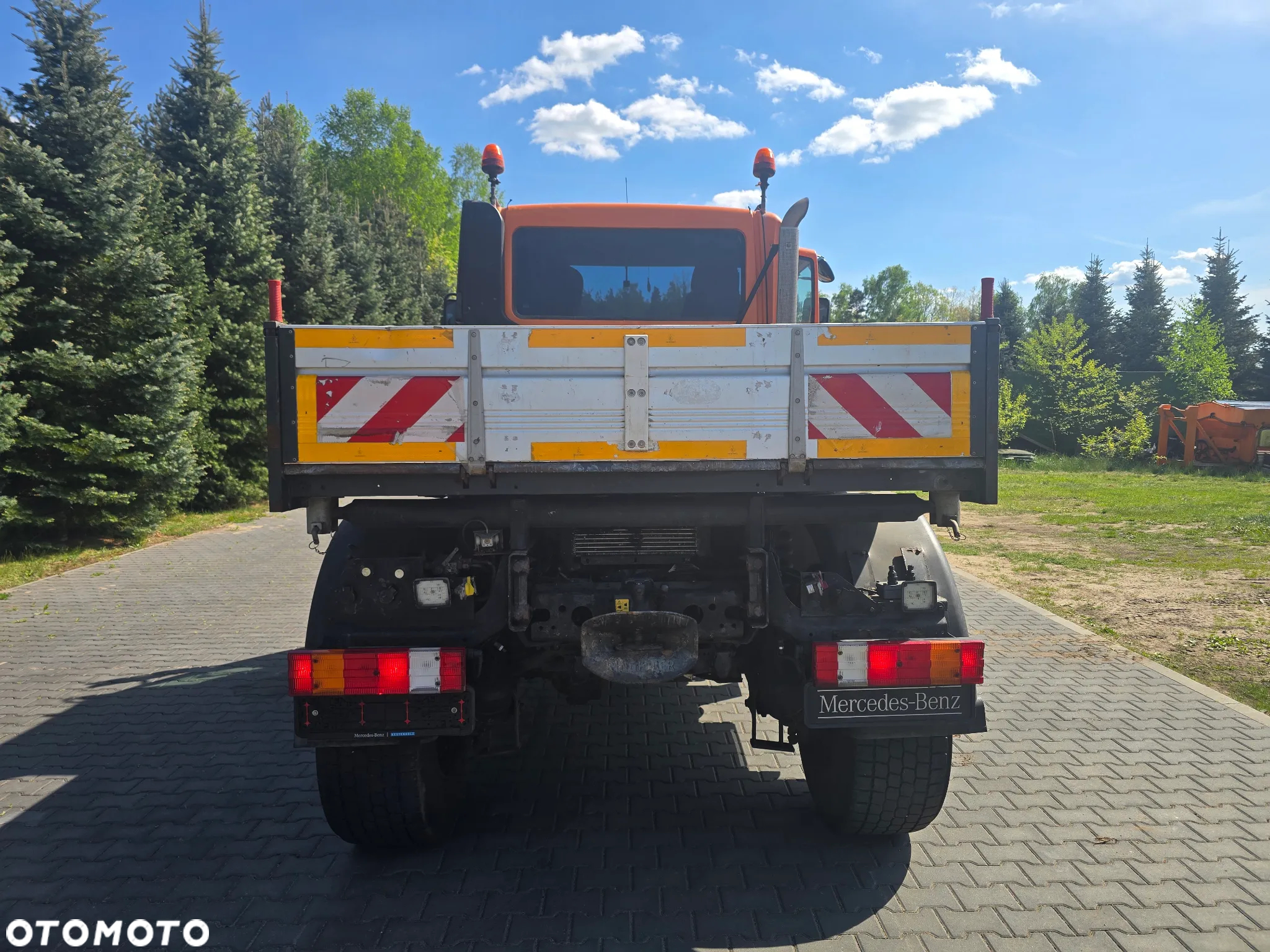 Mercedes-Benz UNIMOG U400 - 7