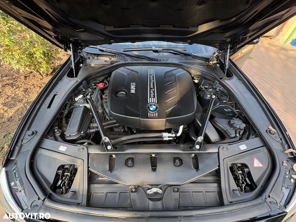 BMW Seria 5 520d xDrive - 9