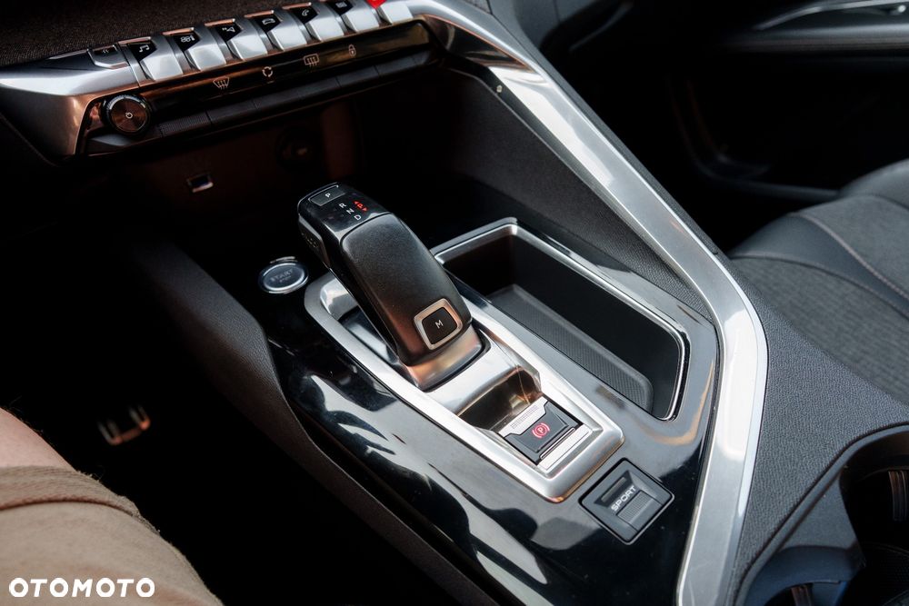 Peugeot 3008 THP 165 EAT6 Stop & Start Allure - 25