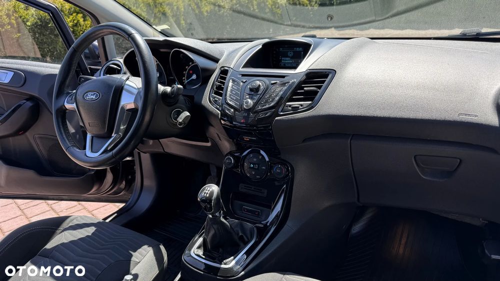 Ford Fiesta 1.0 EcoBoost Titanium - 24
