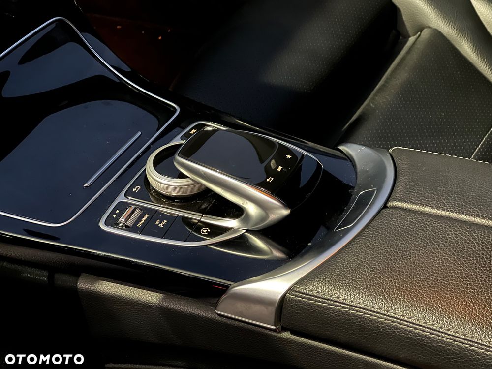 Mercedes-Benz Klasa C 250 T 9G-TRONIC AMG Line - 6