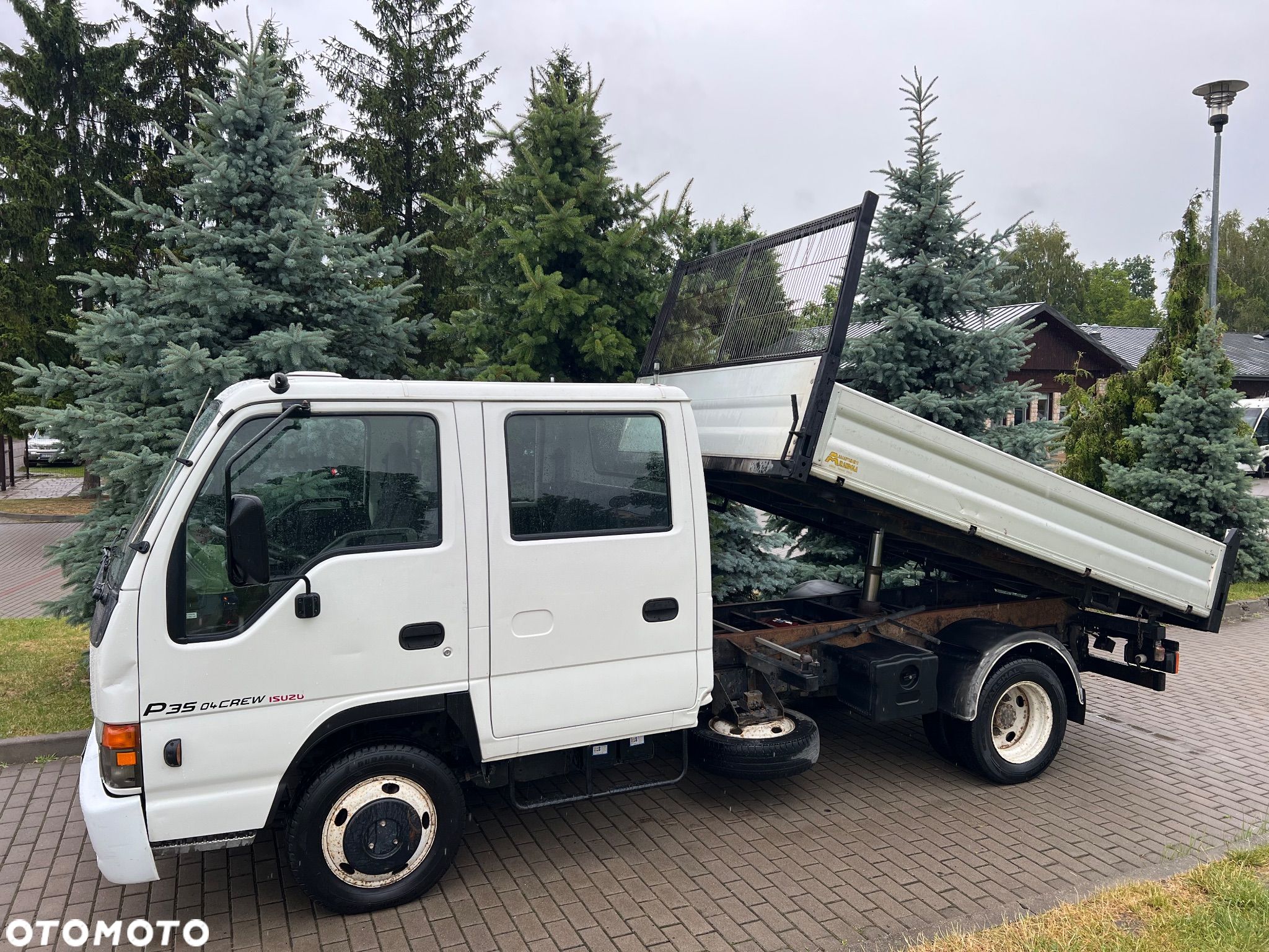 Isuzu NPR - 1