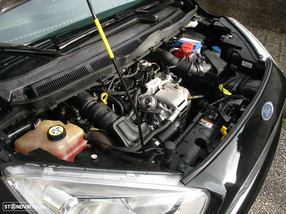 Ford Tourneo Courier 1.0 EcoBoost Titanium - 23