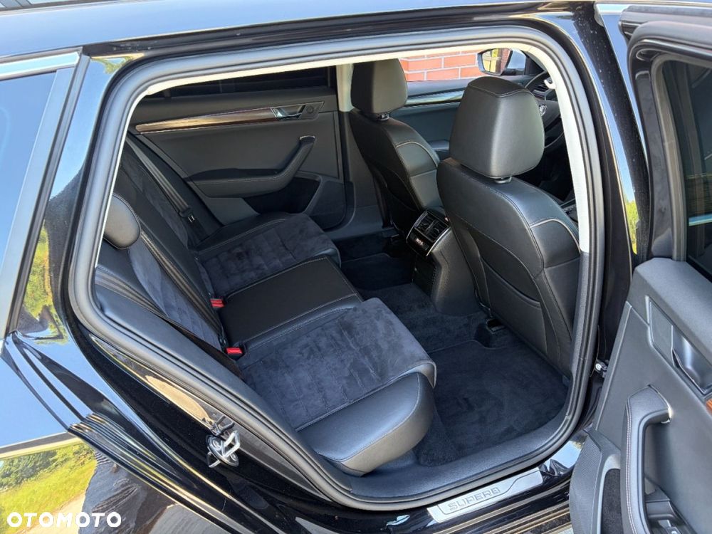 Skoda Superb 2.0 TDI SCR 4x4 Scout DSG - 16