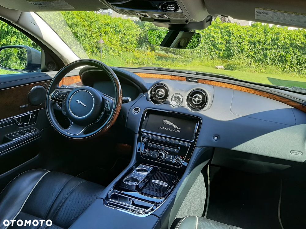 Jaguar XJ 3.0 V6 Kompressor AWD R-Sport - 17