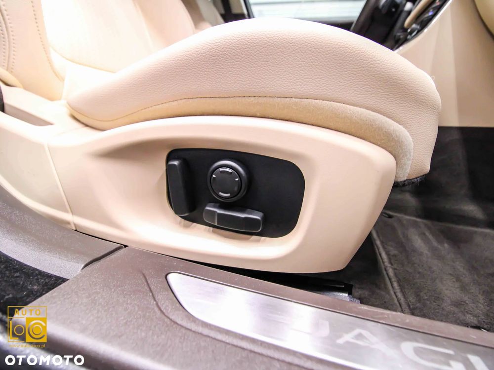 Jaguar XF E-Performance Portfolio - 32